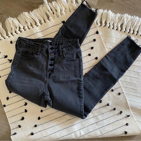 Fashion Nova High Waist Black Raw Hem Skinny Jeans - Picture 1 of 10